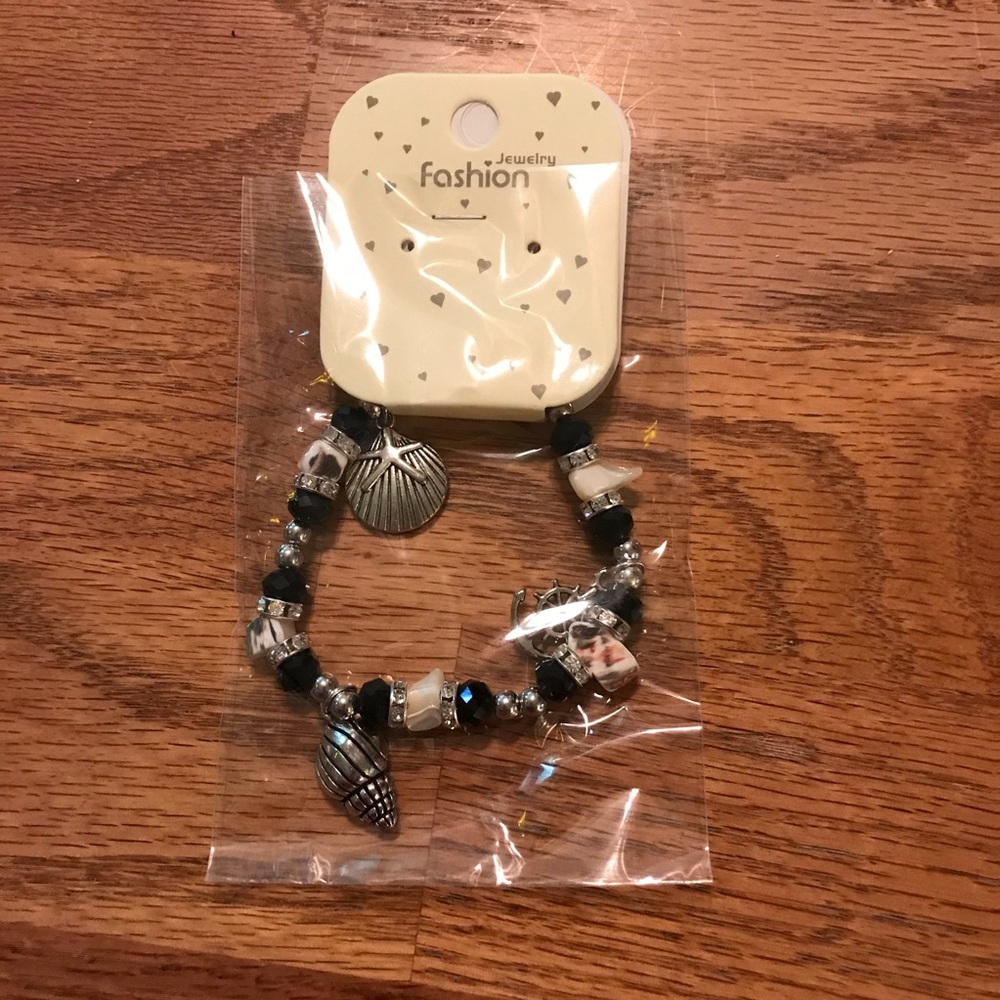 🏝NWT Summer Stretchy Seashell Bracelet (Black)🏝 - Picture 9 of 13